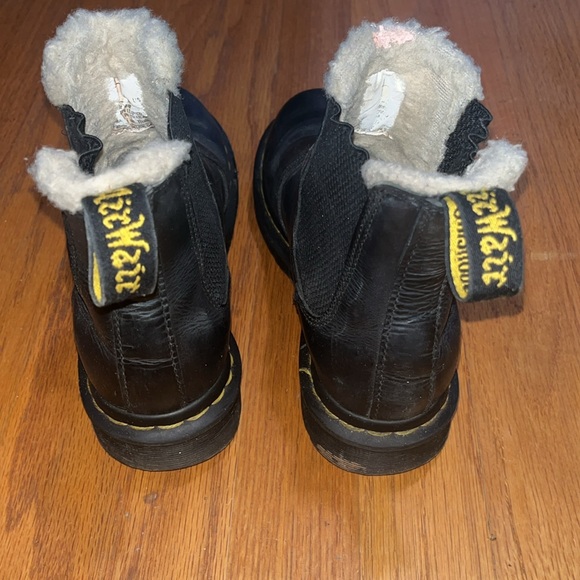 Dr Martens 2976 WOMEN'S FAUX FUR LINED CHELSEA BOOTS - Picture 4 of 6